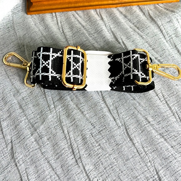 EXTENDABLE SHOULDER/CROSSBODY STRAP - Picture 7 of 7